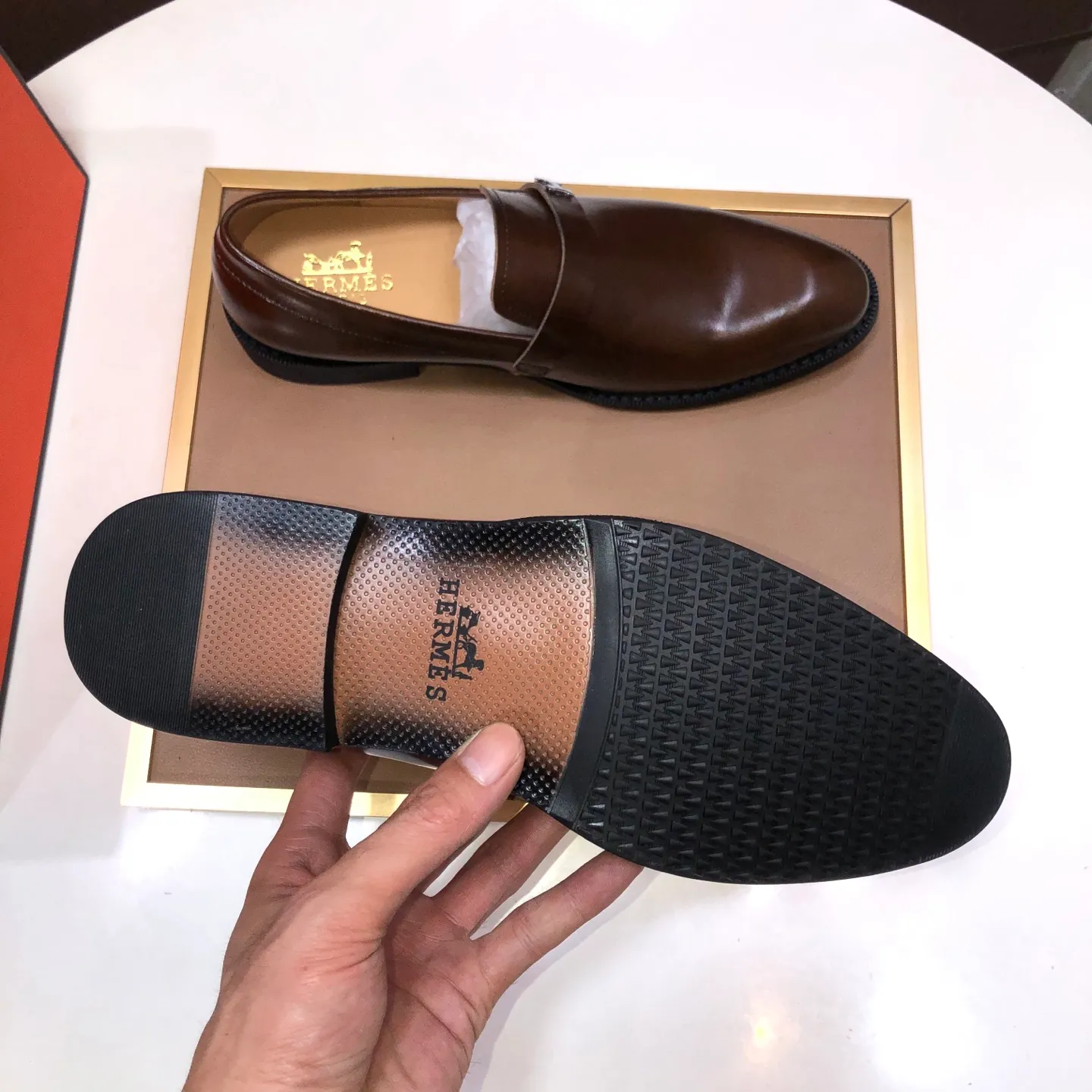 Men's Men's Shoes💰540💰[HERMES] (cowhide lining)🍀Italian top luxury🍀He does not pursue novel styles and gorgeous colors, but attracts the favor of successful men with his flawless, elegant and classic style. Formal leather shoes This very comfortable, simple and stable style allows you to easily match any style! The pattern is absolutely 1:1 refined from the original case, and we strive for excellence in materials, imported cowhide + cowhide lining💪💪💪extraordinary texture👍! .Code number: 39-45 (45 customized)
